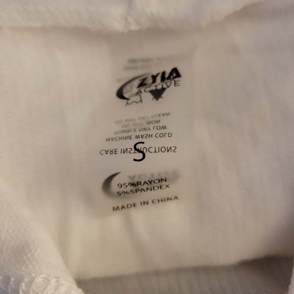 ZYIA active Crop Top Size Small - Picture 4 of 4